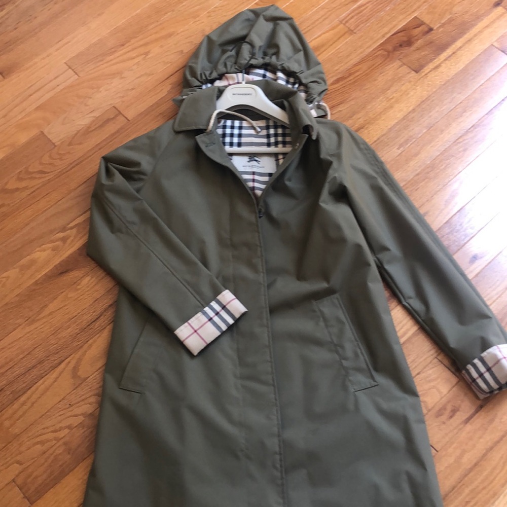 Burberry trench, size 4